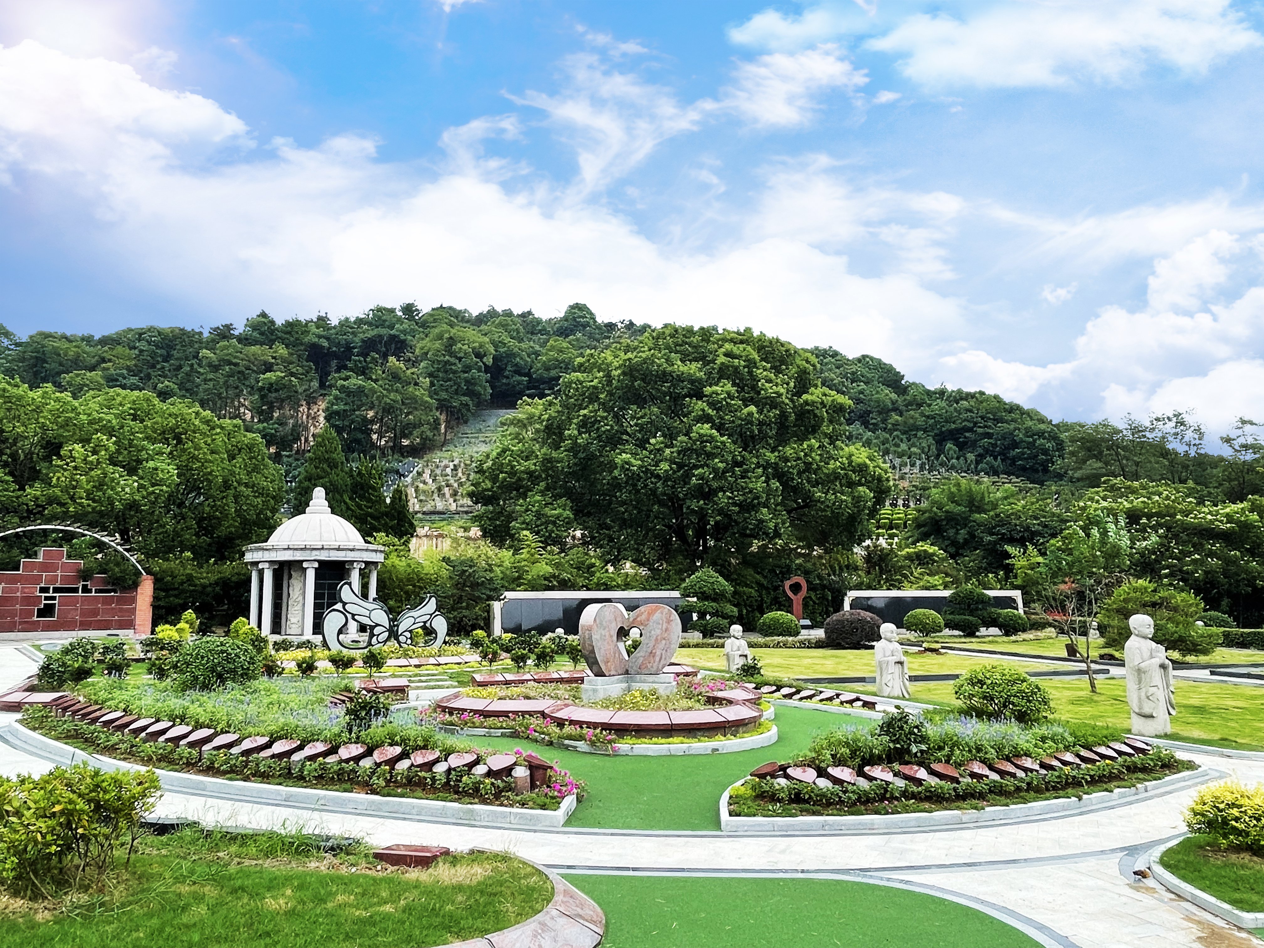 现代墓园与古板墓园有什么区别？？？？？？？？